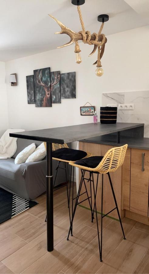 Appartement Avec Chambre Ouverte Bourg-Madame Bagian luar foto