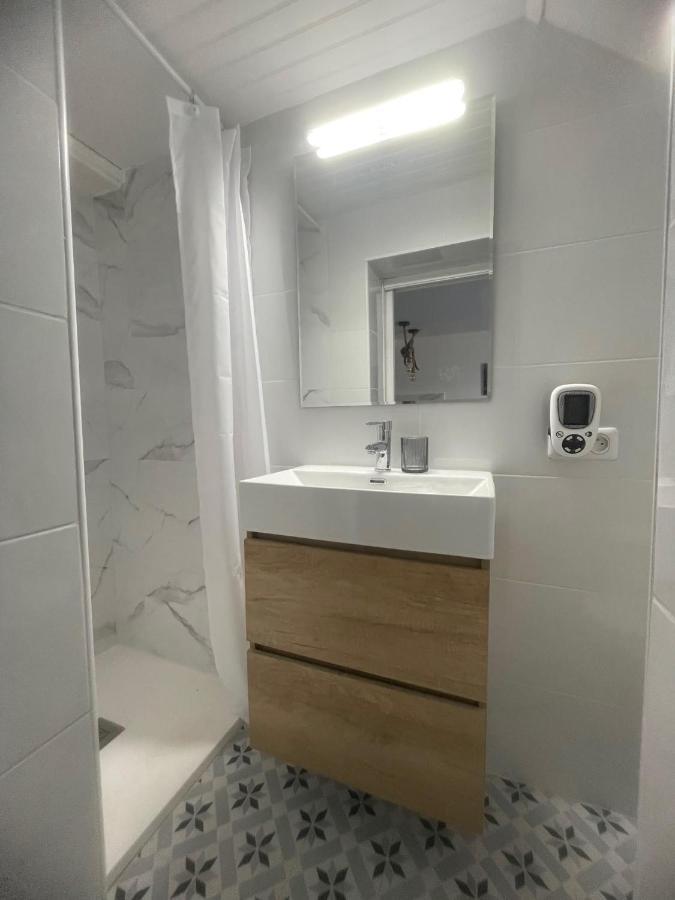 Appartement Avec Chambre Ouverte Bourg-Madame Bagian luar foto